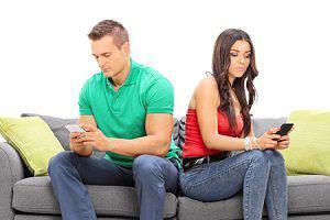 cell phone, phubbing, Arlington Heights family law attorneys